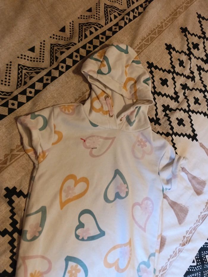 Robe Orchestra taille 3 ans cœur avec capuche - photo numéro 3