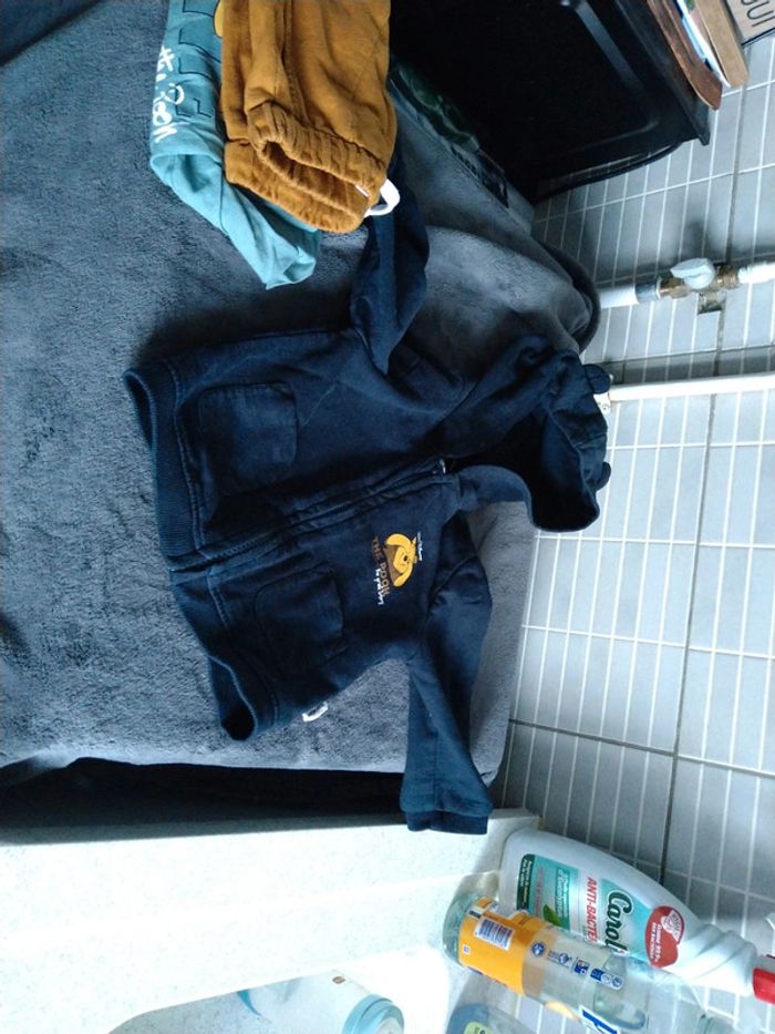 Tenue complète comprenant gilet+Tee shirt+pantalon Winnie l'ourson 12 mois - photo numéro 3
