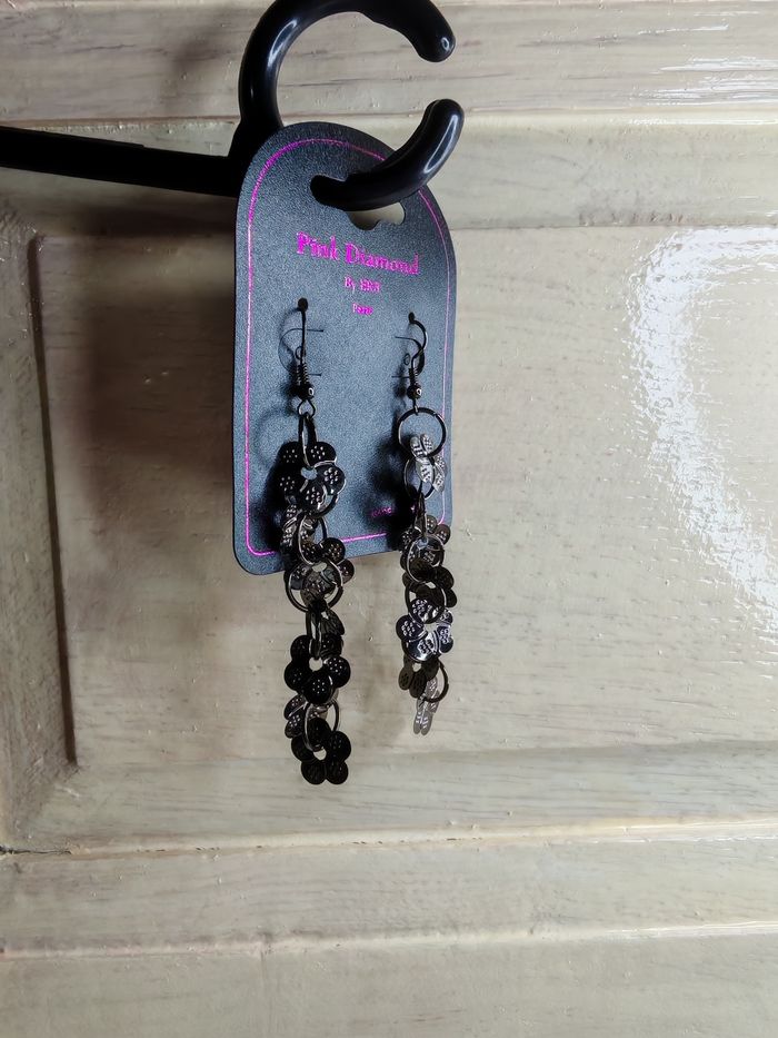 Boucles d'oreilles pendantes - photo numéro 2