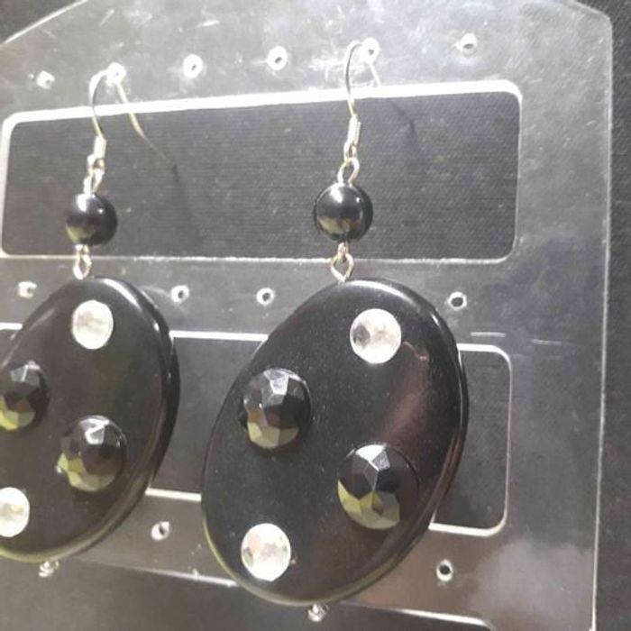 Boucles d'oreilles ovales avec ronds noir - photo numéro 2