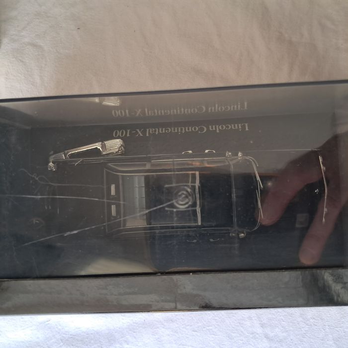Lincoln continental Limousine X-100 Lyndon Baines Johnson Ech 1/43 Editions Atlas - photo numéro 2