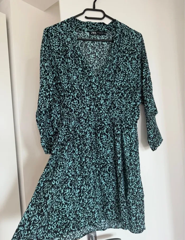 Jolie robe S/36 Zara col V - photo numéro 2