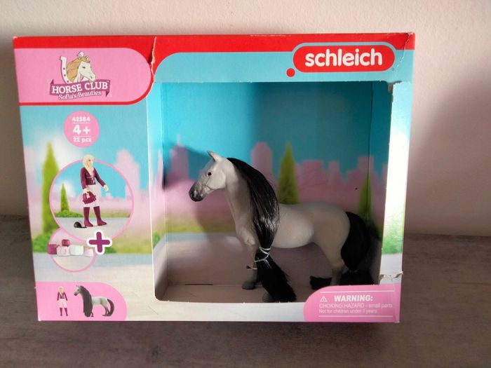 Cheval et cavalière Schleich