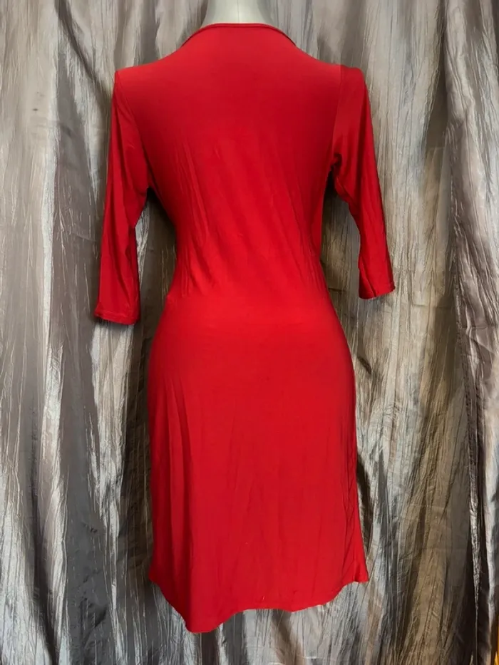 Belle robe portefeuille rouge décolleté drapé 38/40 - photo numéro 5