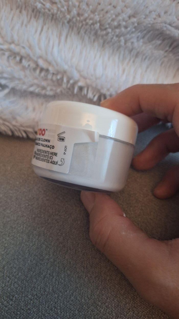 Maquillage blanc de Clown - photo numéro 2