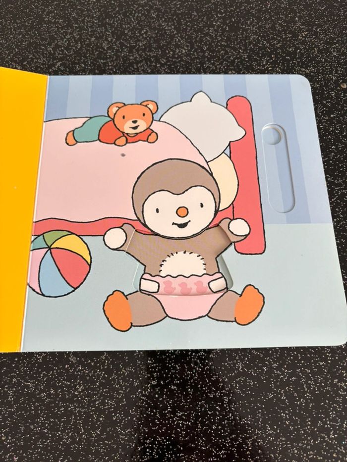 📚 Livre bébé “T’choupi s’habille” - Thierry Courtin - photo numéro 3