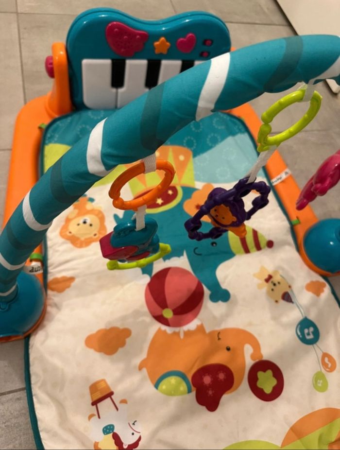 Tapis d’éveil avec piano