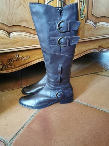 Bottes en similicuir marron taille 38