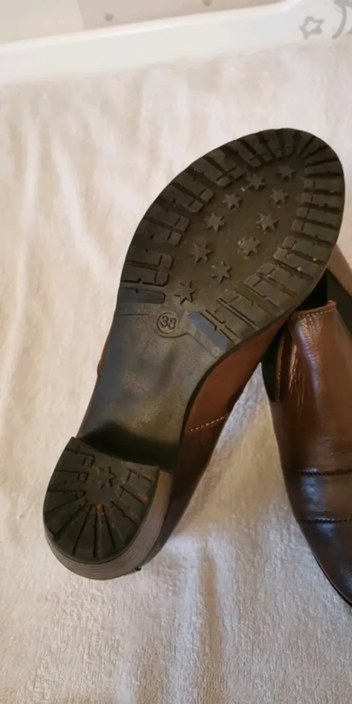 Chaussure à petits talons - photo numéro 3