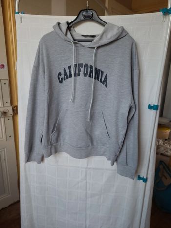 sweat à capuche taille 42