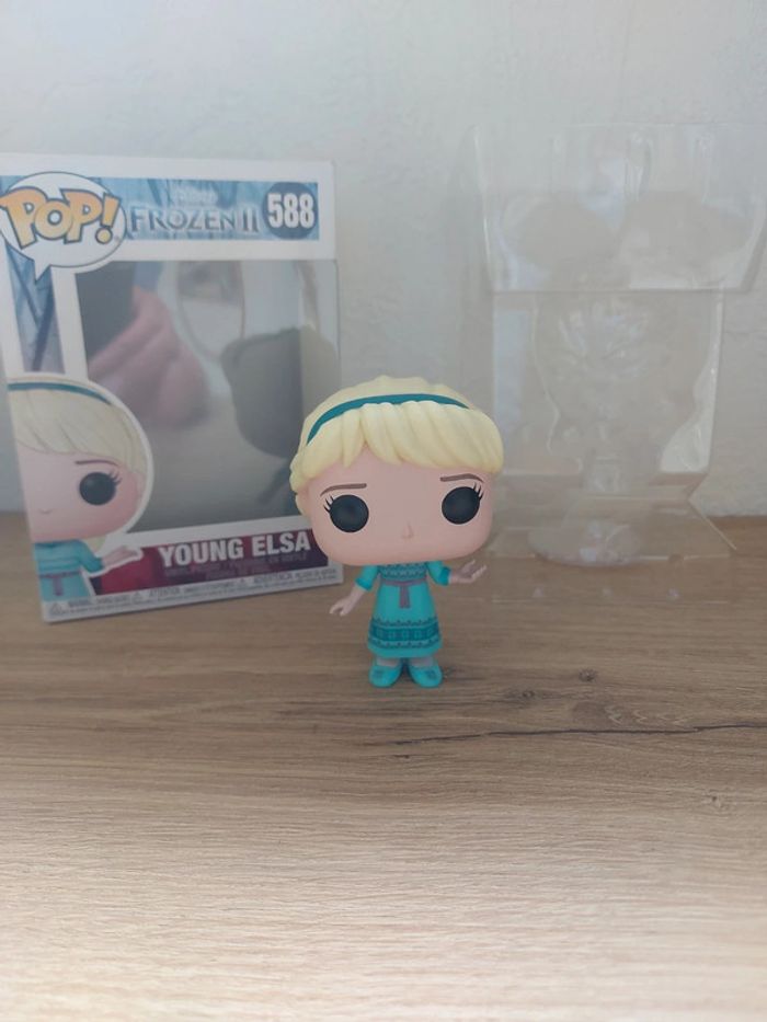 Figurine funko pop young elsa 588 - frozen 2 - photo numéro 2