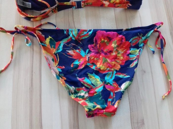 Maillot de bain 2 pièces état neuf 48 bonnet D - photo numéro 4