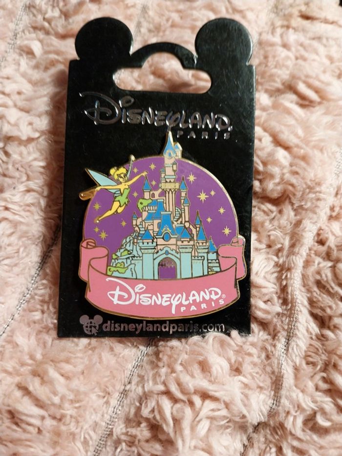 Pins Disney chateau et fée clochette