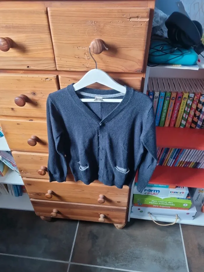 Gilet à boutons bleu marine