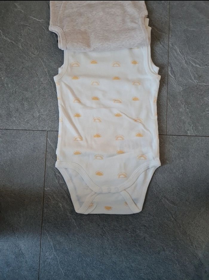 Lot de 3 bodys débardeur gémo taille 36 mois neuf - photo numéro 3