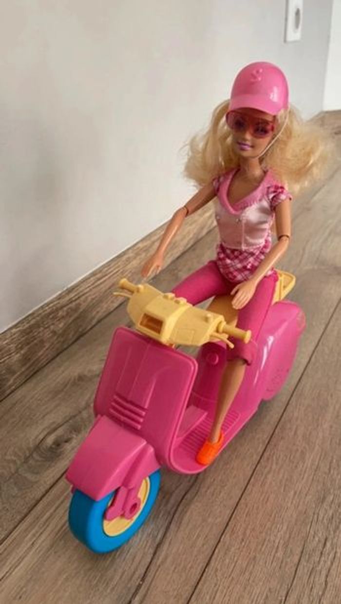 Poupée Barbie et son scooter - photo numéro 2