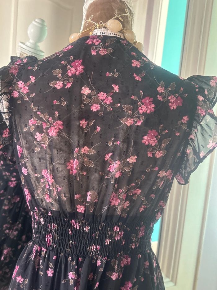 Robe longue décolletée à motifs - photo numéro 8