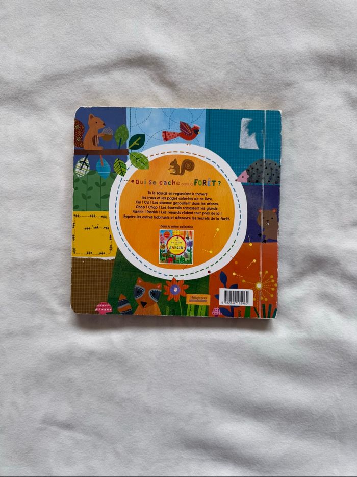 Livre qui se cache dans la forêt - photo numéro 7