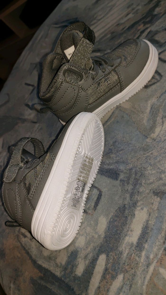 Chaussure 20/21 - photo numéro 3