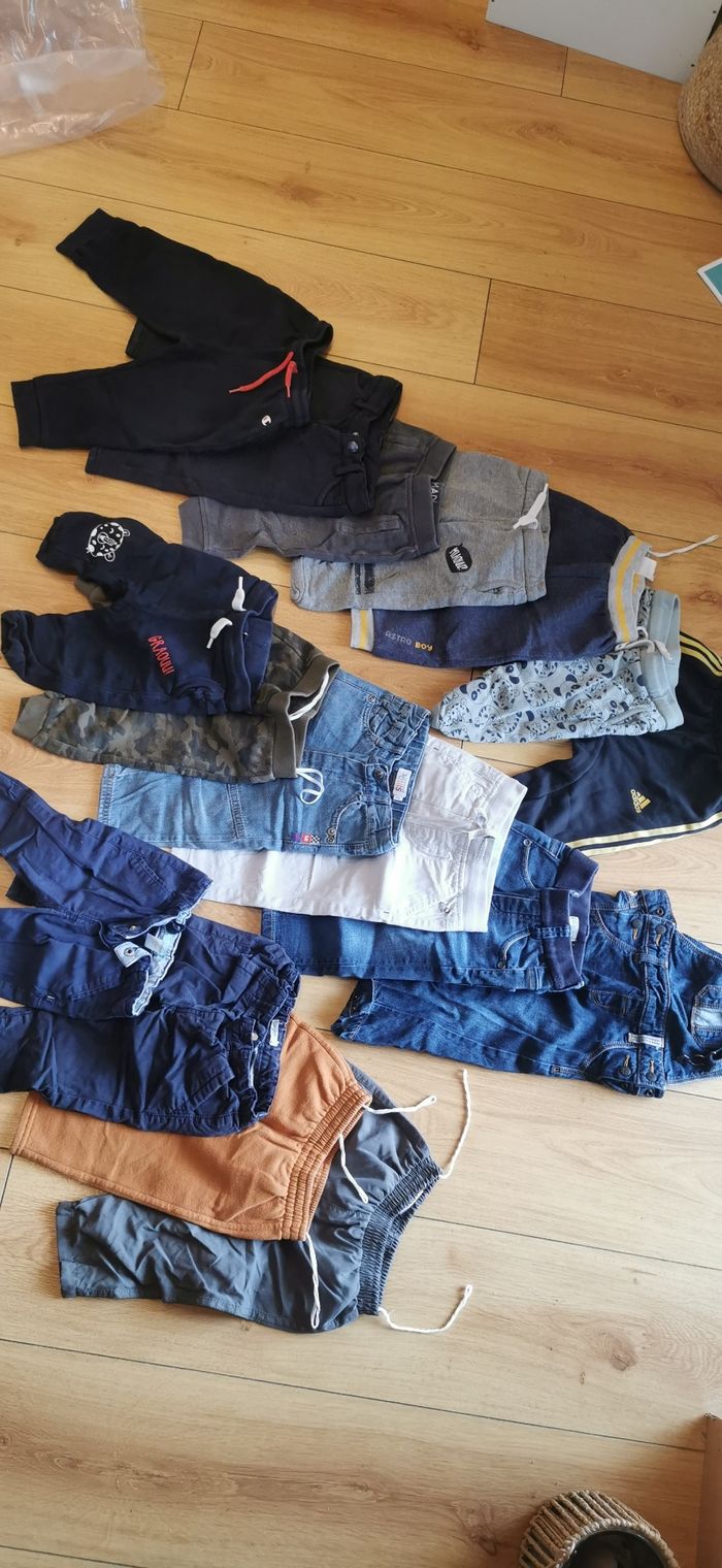 Lot vêtements pantalons 12 mois garçon