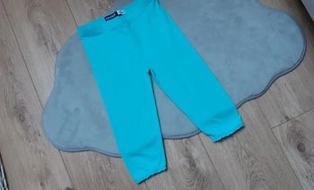 Legging court bas broderie okaidi 8 ans en très bon état