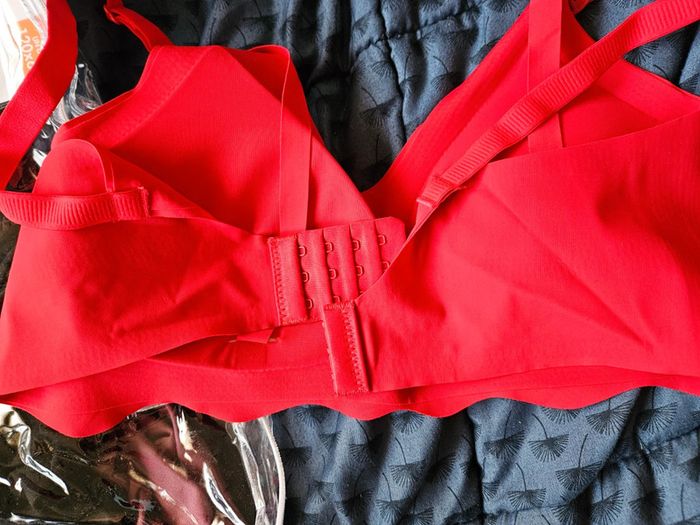 Soutien gorge allaitement rouge avec rembourrage L neuf - photo numéro 2