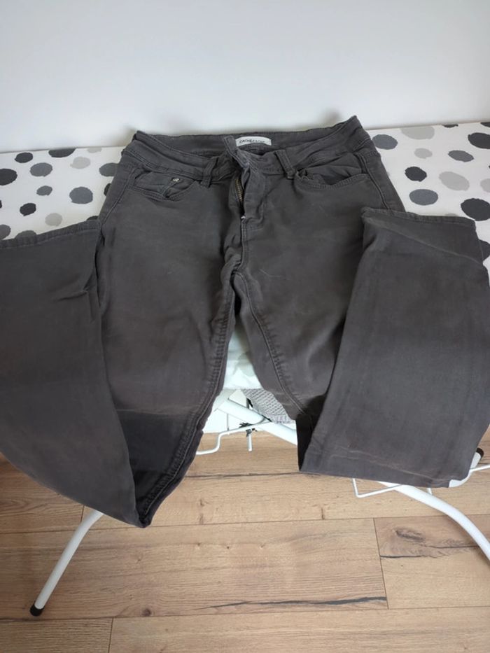 Jean gris cache cache
