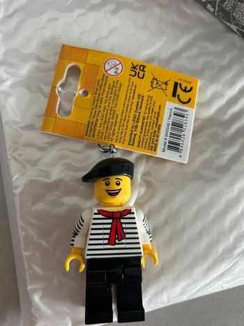 Porte-clefs lumière lego store paris