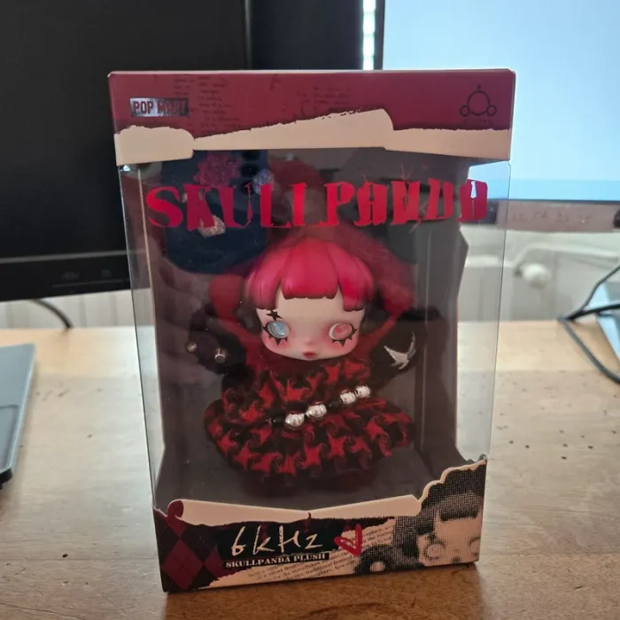 Popmart skullpanda 6khz