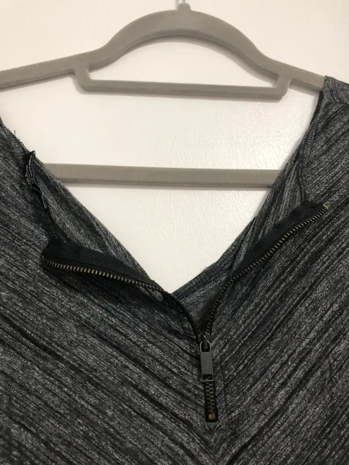 Superbe beau t-shirt long Zara col V taille M - photo numéro 7