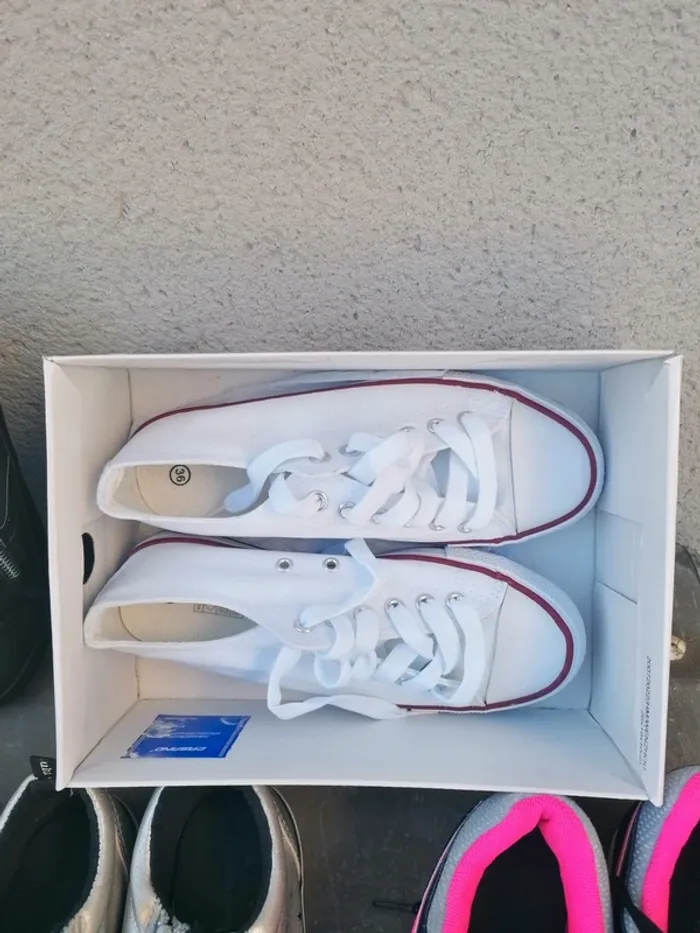 Chaussures enfants du bébé au 32,34,35,36 - photo numéro 3