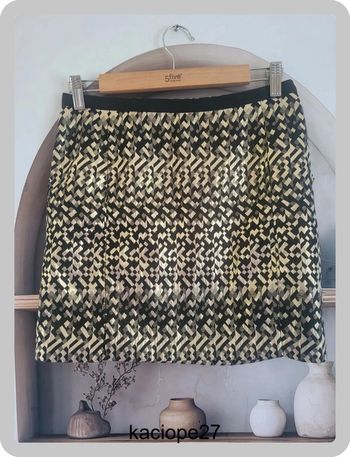 Jupe courte NAF NAF noire & dorée – Taille 36 – Chic à petit prix !