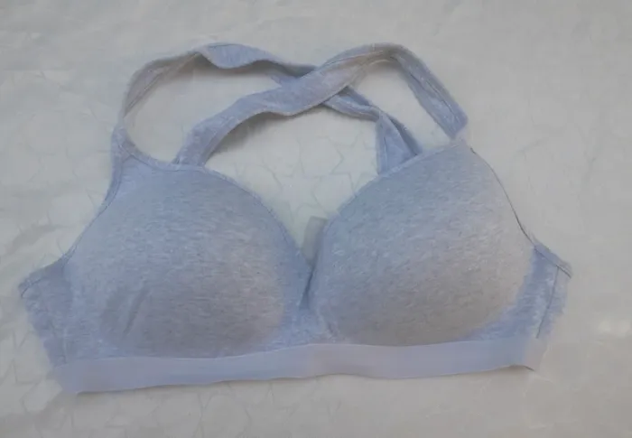 Soutien-gorge sport dos croisé  sans armatures 110C