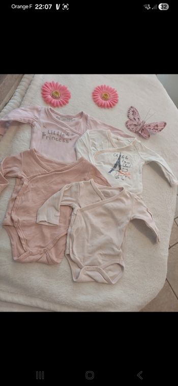 Lot de 4 bodies bébé taille 1 mois