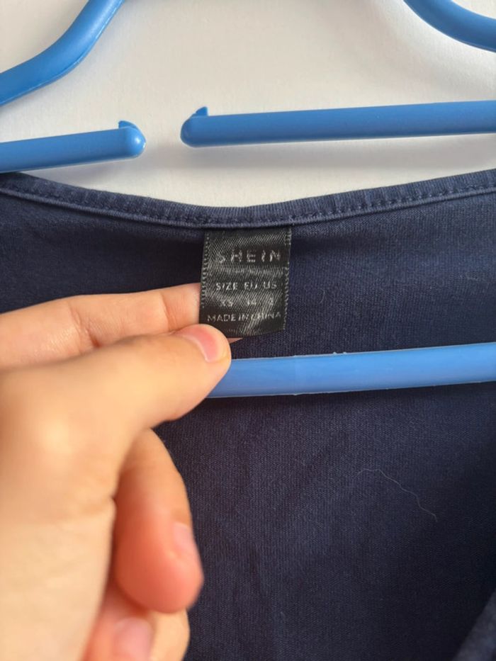 Crop top SHEIN bleu foncée - photo numéro 3