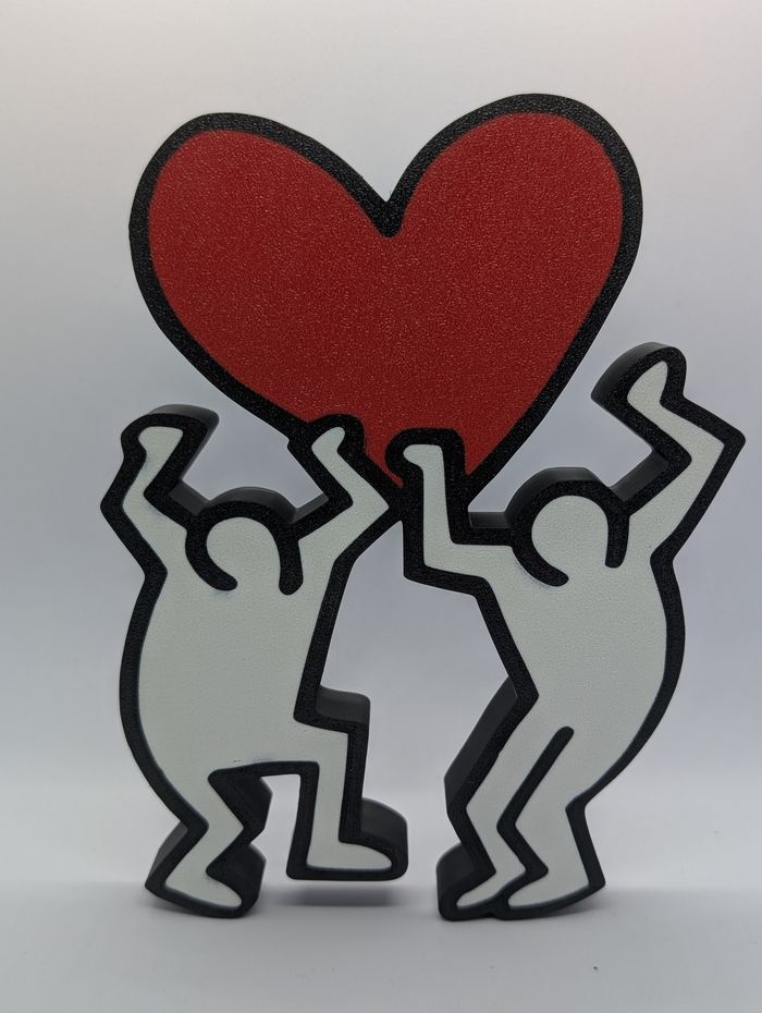 Keith Haring love coeur figure
