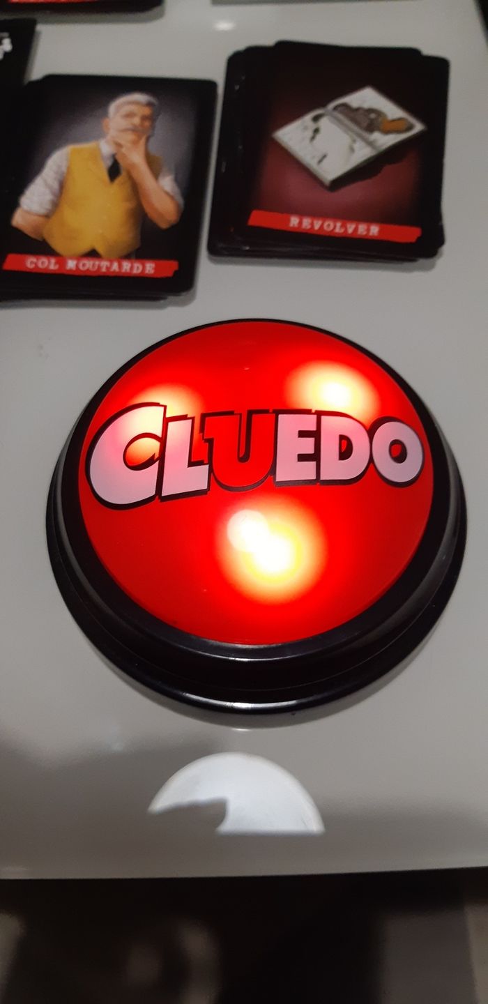 Jeu Cluedo édition menteurs - photo numéro 8