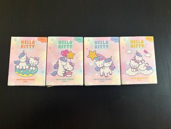 Lot de 4 mini-parfums Hello kitty