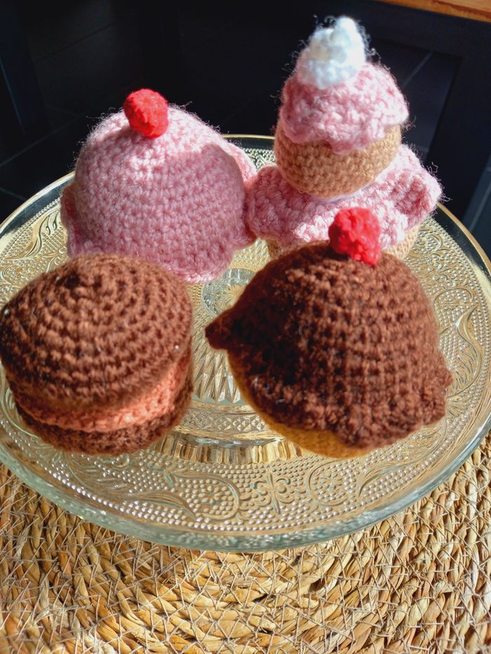 Dînette pâtisseries au crochet chocolat et rose 🍩🧁3€/pièce