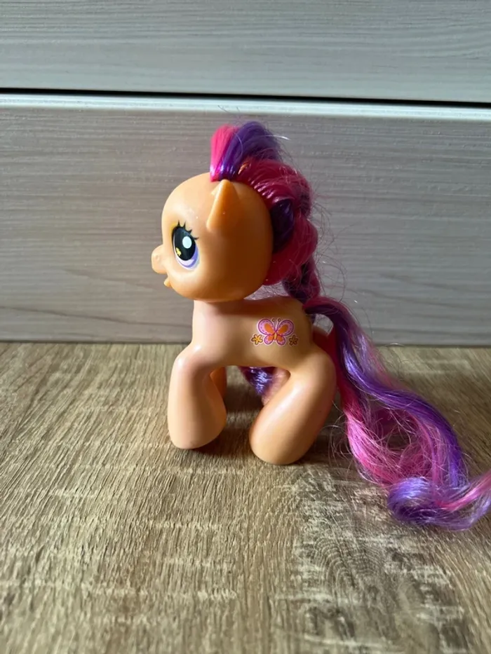 Figurine Scootaloo / My Little Pony / Hasbro 2008, génération G3/G3.5 / Très bon état - photo numéro 2