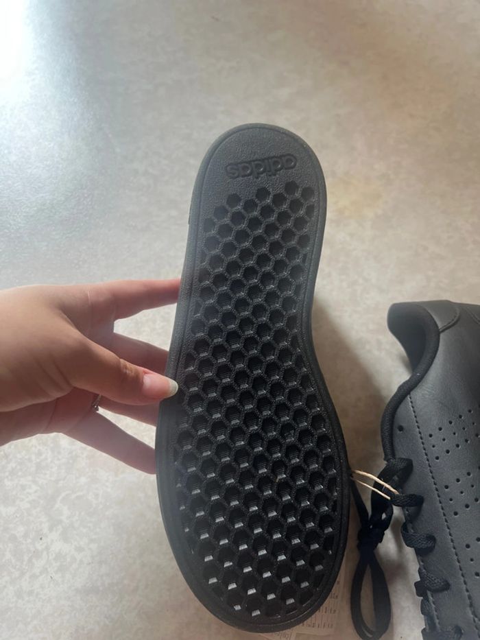Chaussure Adidas mixte taille 38 neuve - photo numéro 4