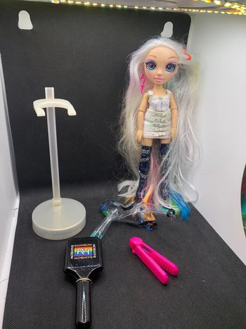 Poupée Rainbow high studio hair