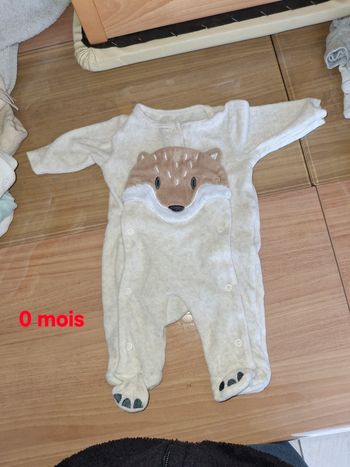 Pyjama +bonnets et gants de naissance 