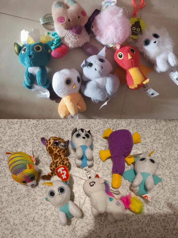 Lot divers peluches et porte clés