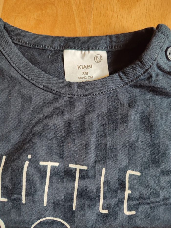 Lot 2 t-shirts manches courtes et longues rouge pâle et marine neufs Kiabi en 3M - photo numéro 3