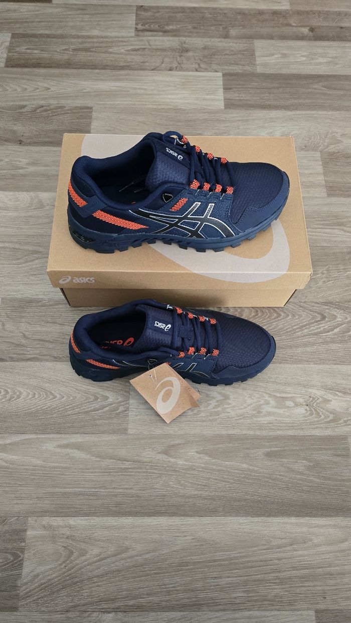 Baskets Asics – pointure 41.5 – neuves avec étiquette - photo numéro 4