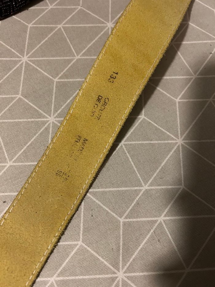 Très jolie ceinture vintage en croûte de cuir jaune - photo numéro 10