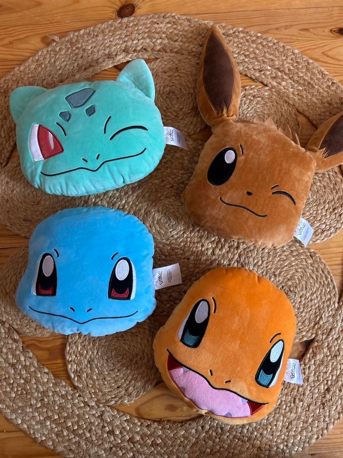 Lot de 4 coussins Pokémon