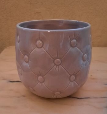 Cache pot beige en faïence
