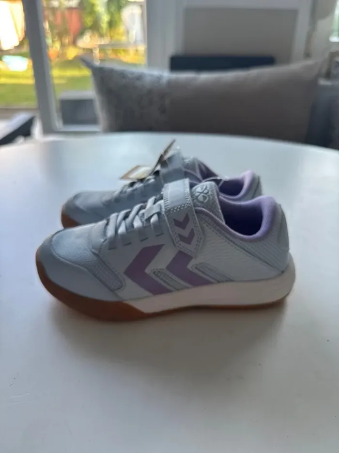 Baskets Hummel bleu clair et violet – Taille 33 – Neuves étiquette